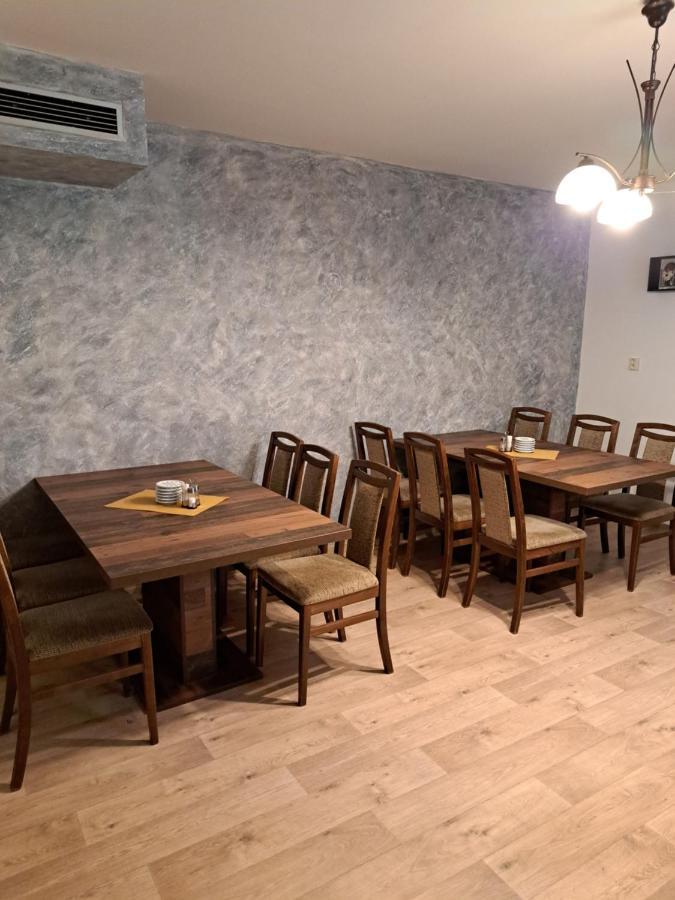 Penzion A Pizzerie Na Zalozne Kobylí Exterior photo