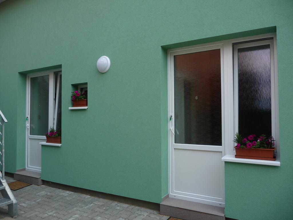 Penzion A Pizzerie Na Zalozne Kobylí Exterior photo