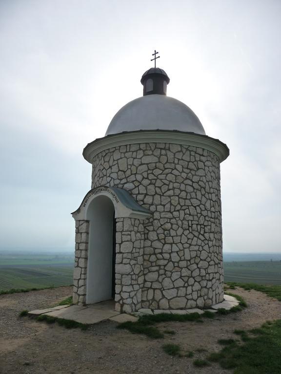 Penzion A Pizzerie Na Zalozne Kobylí Exterior photo